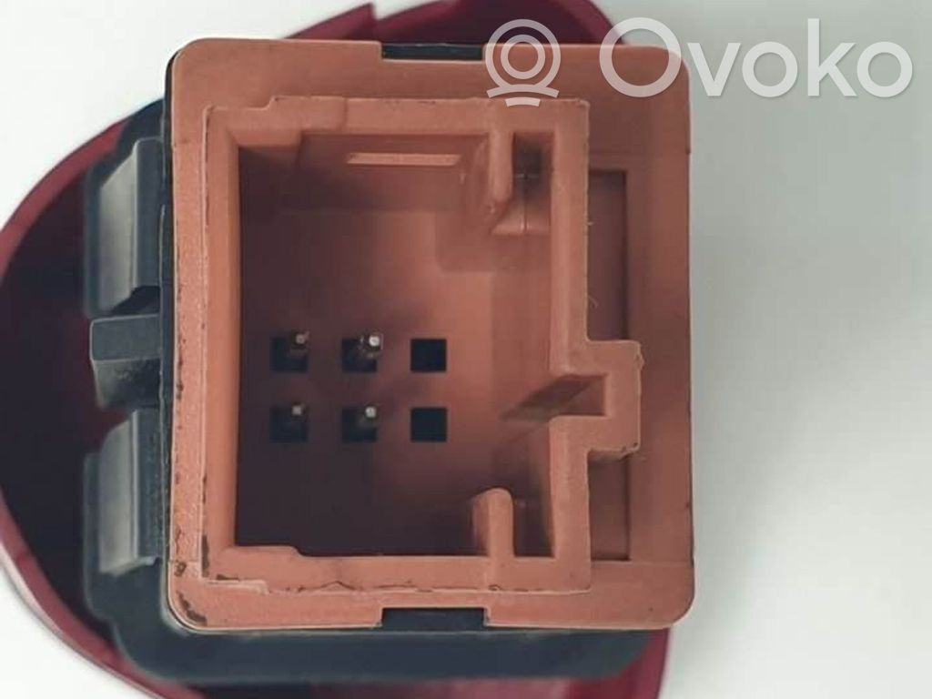 Botón interruptor de luz de peligro