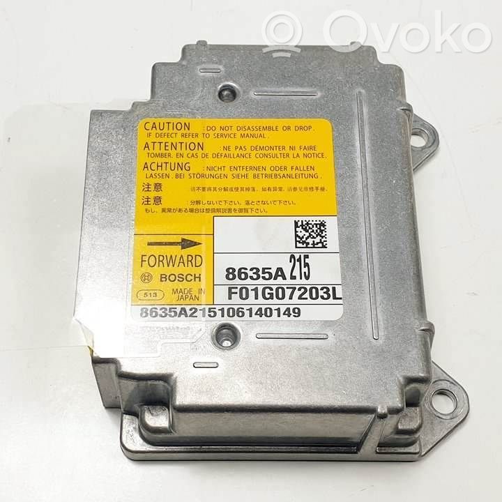Turvatyynyn ohjainlaite/moduuli   8635A215,F01G07203L