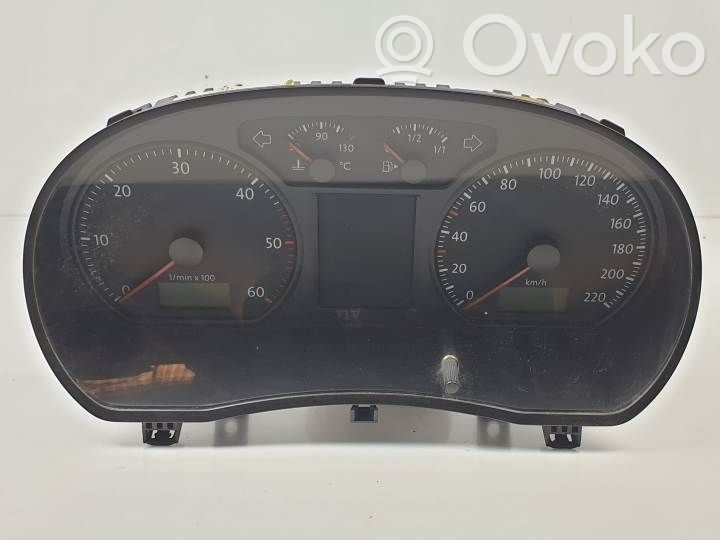 Volkswagen Polo IV 9N3 Licznik / Prędkościomierz 