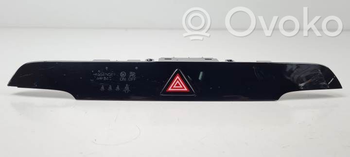 Botón interruptor de luz de peligro   93700D7000
