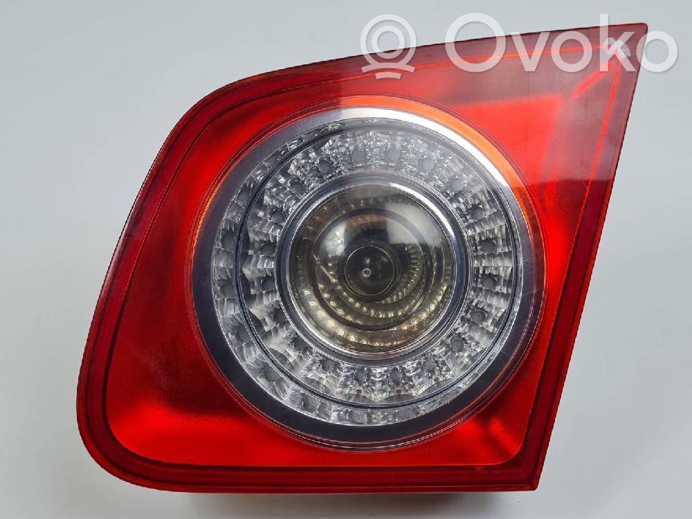 Volkswagen Jetta V Lampă spate în capacul portbagajului 