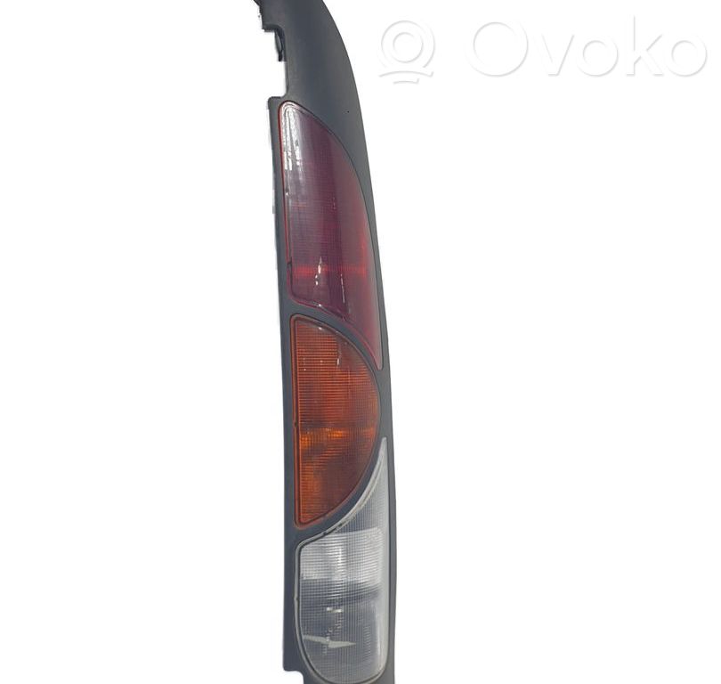 Luz trasera/de freno   8200103292