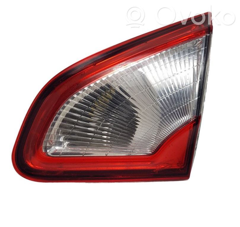 Nissan Qashqai+2 Luci posteriori del portellone del bagagliaio