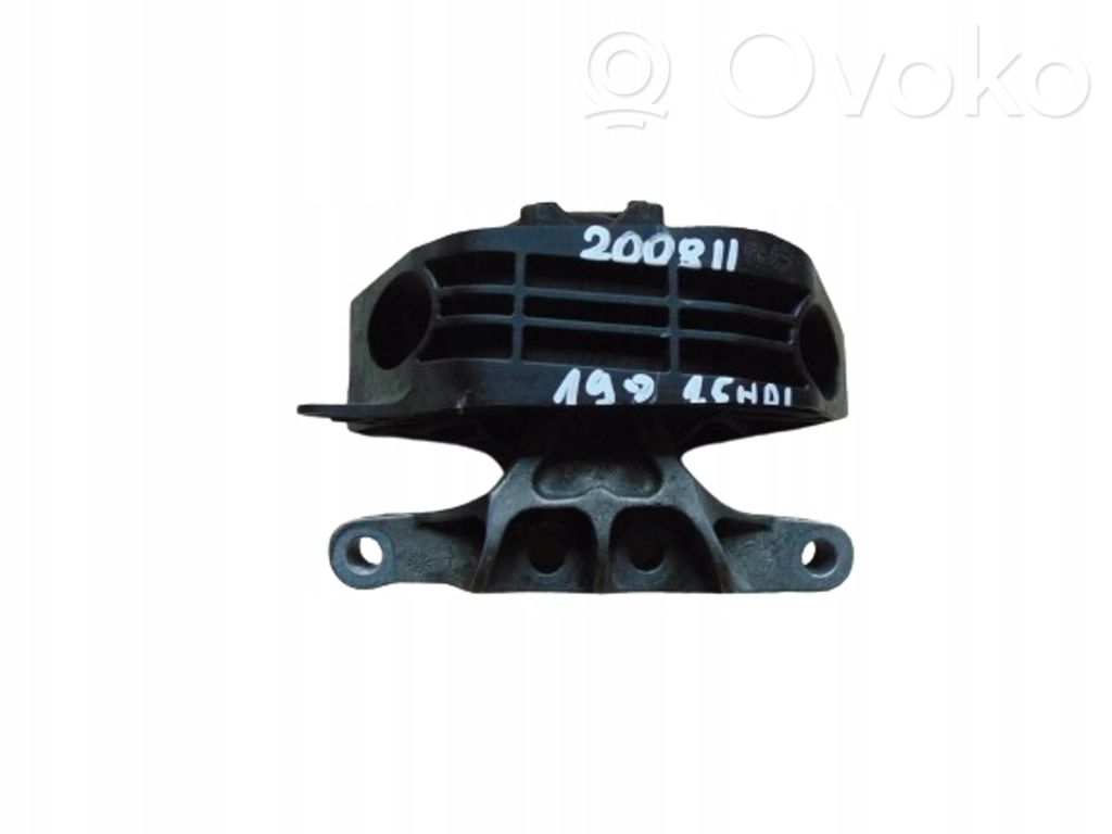 Peugeot 2008 II Engine mount bracket 