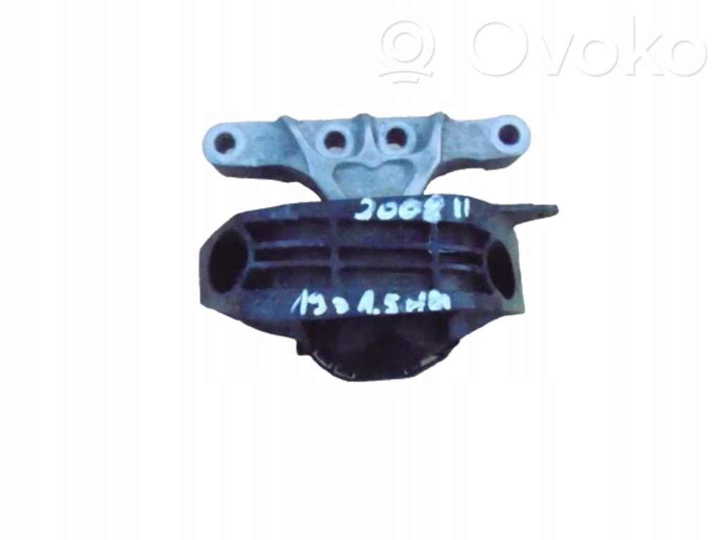 Peugeot 2008 II Engine mount bracket 