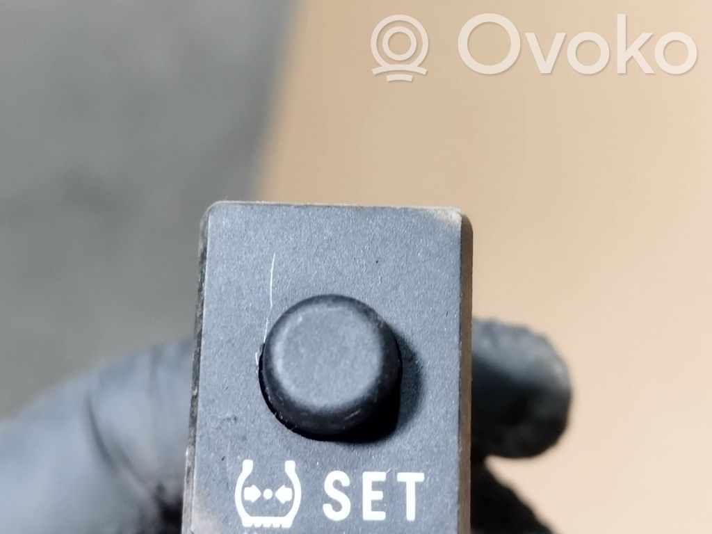 Toyota Aygo AB40 Alte comutatoare/butoane 
