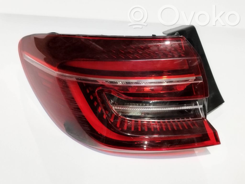 Renault Clio V Aizmugurējais lukturis virsbūvē 
