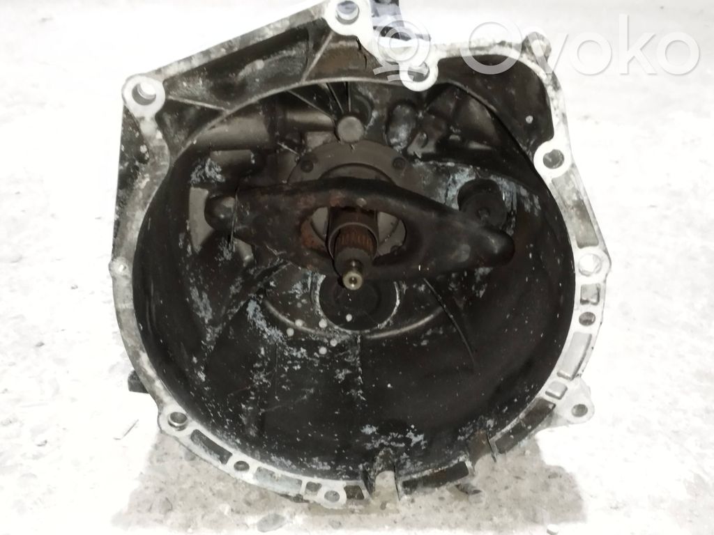 BMW 3 E46 Mechaninė 6 pavarų dėžė 