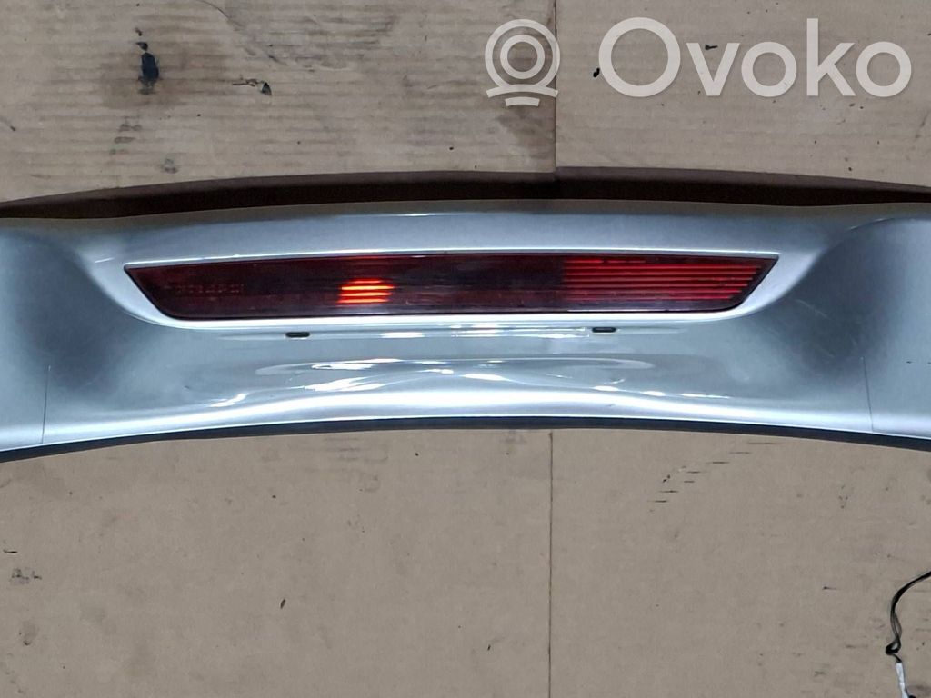 Tailgate/trunk spoiler