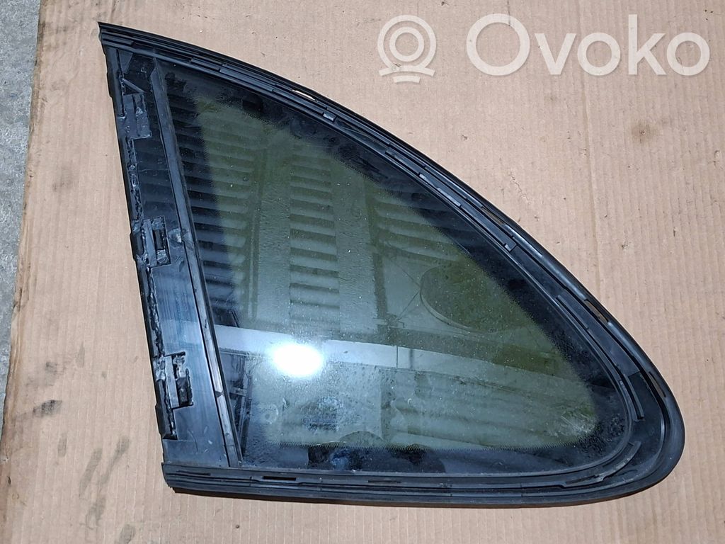 Vidrio lateral trasero