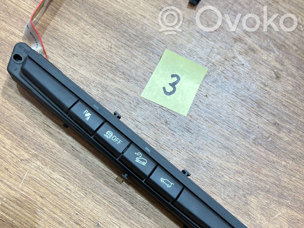 Traction control (ASR) switch   9208218