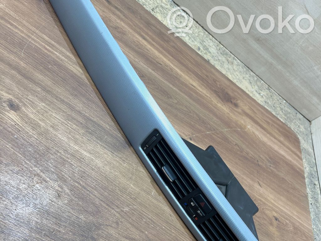 Panel trim   9148070
