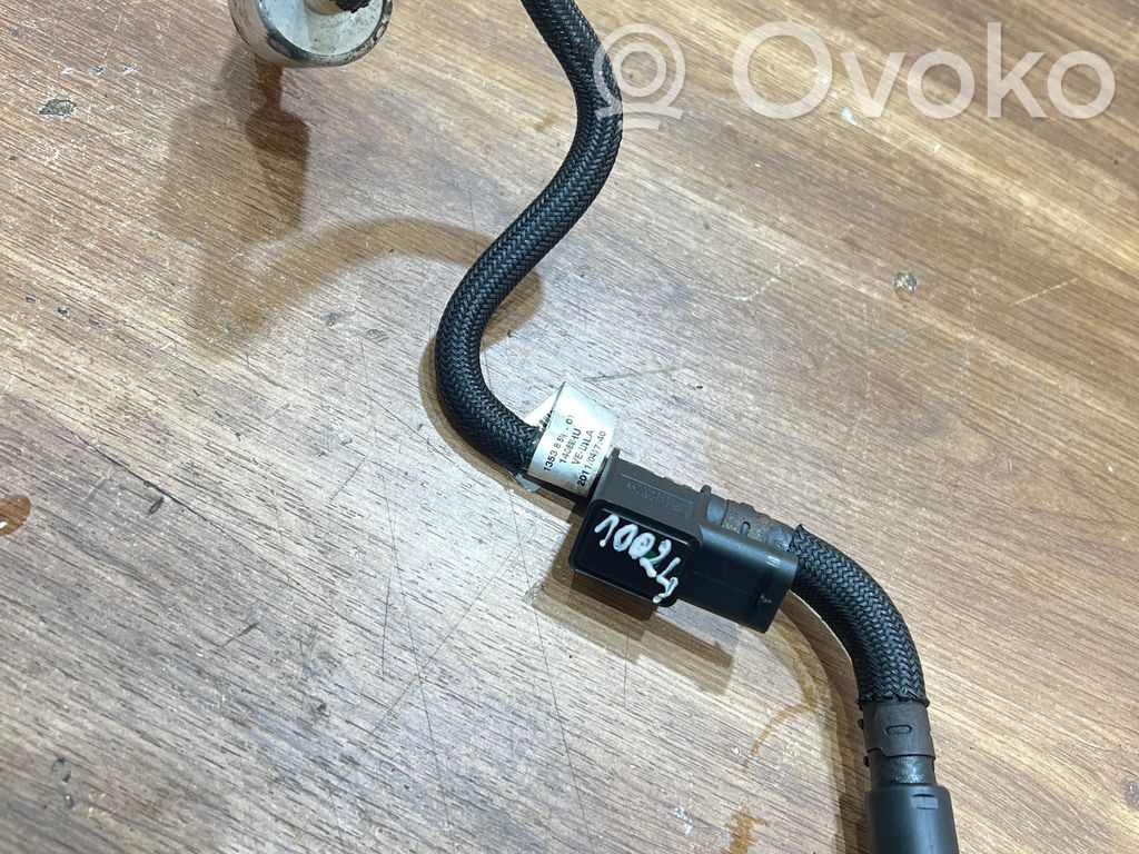 BMW 3 E90 E91 Fuel distributor 