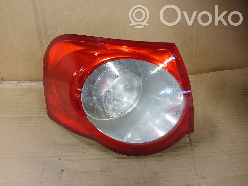 Volkswagen PASSAT B6 Lampa tylna 