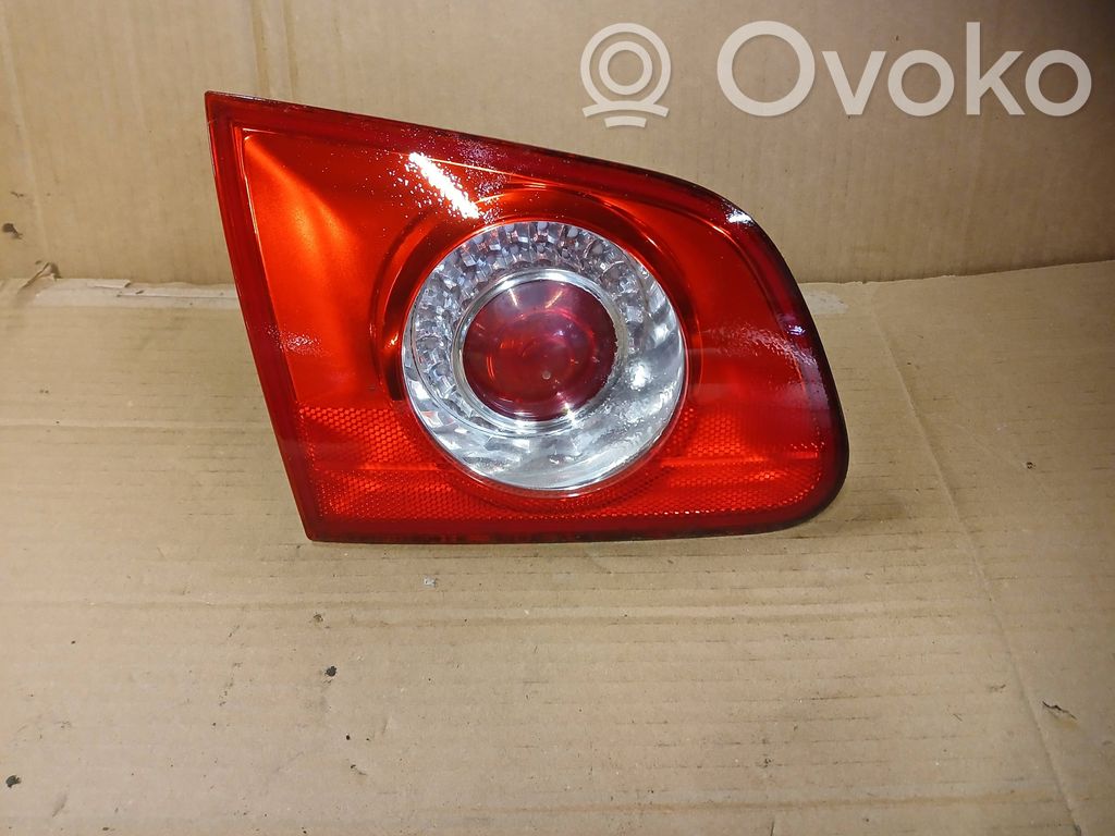 Volkswagen PASSAT B6 Lampy tylnej klapy bagażnika 
