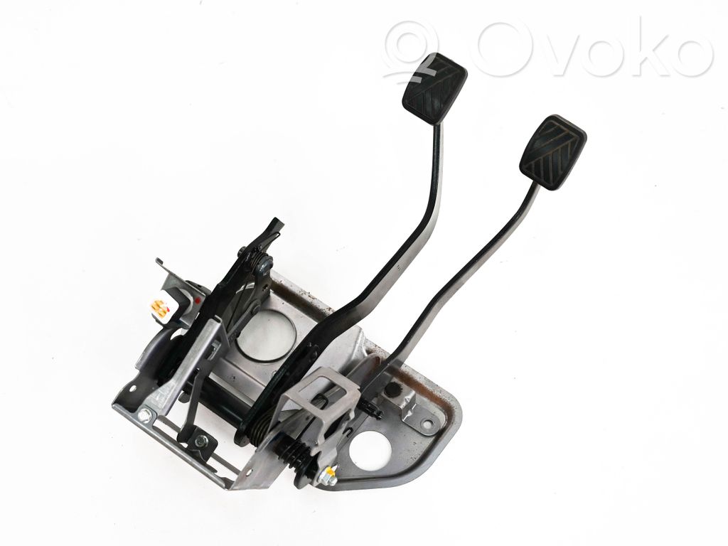 Suzuki Swift I Pedal assembly 