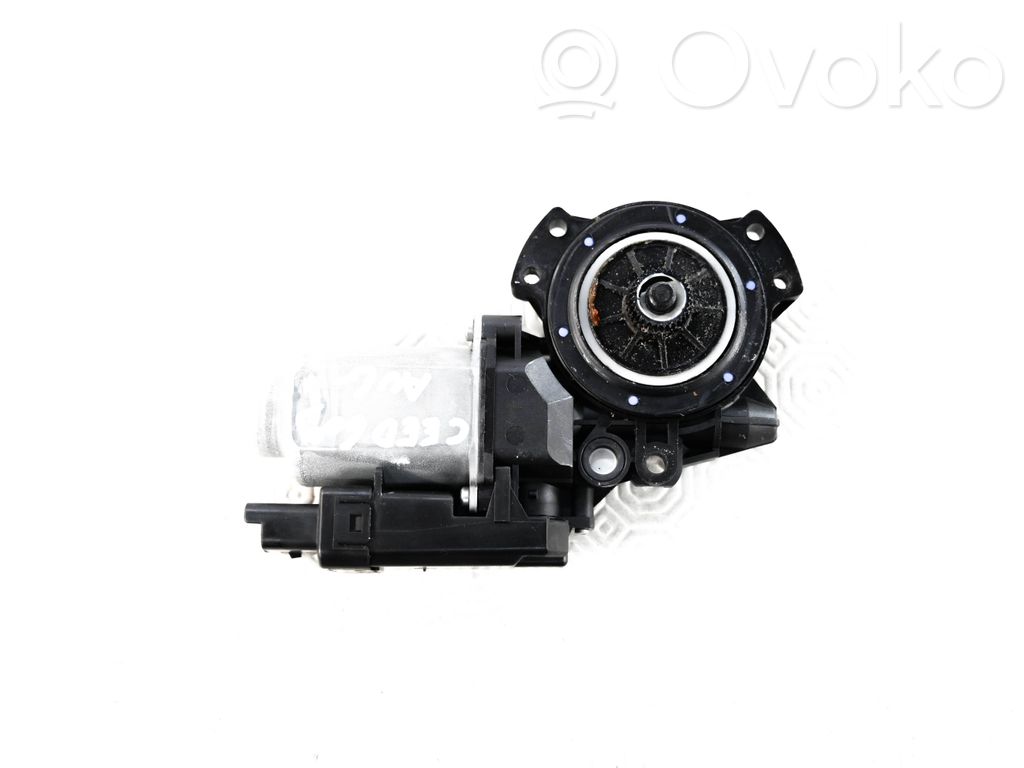 KIA Ceed Front door window regulator motor 
