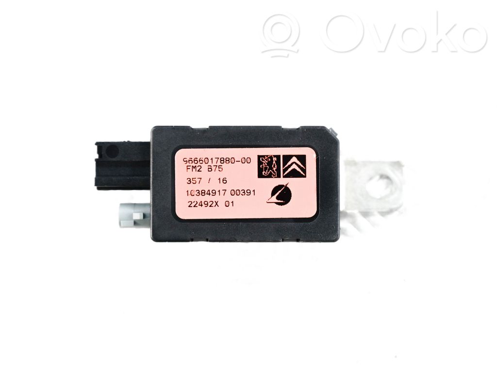 DS Automobiles 4 Antenos stiprintuvas 