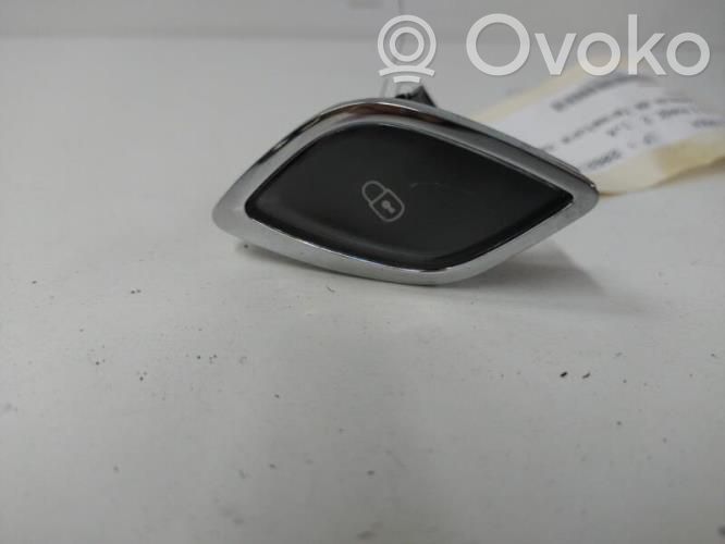 Citroen C3 Side middle window/glass 