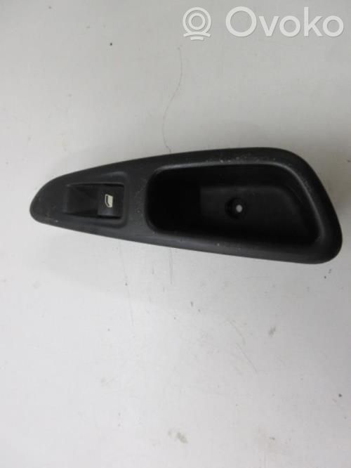 Peugeot 308 Rear door lock 