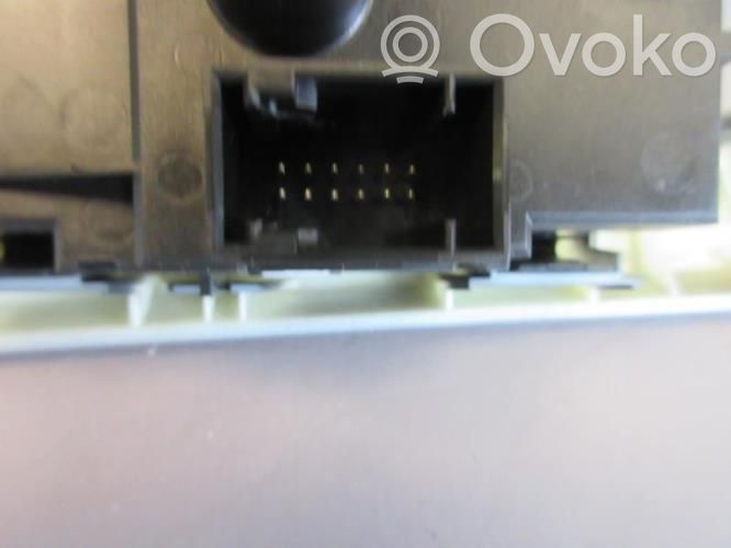 Fog light switch