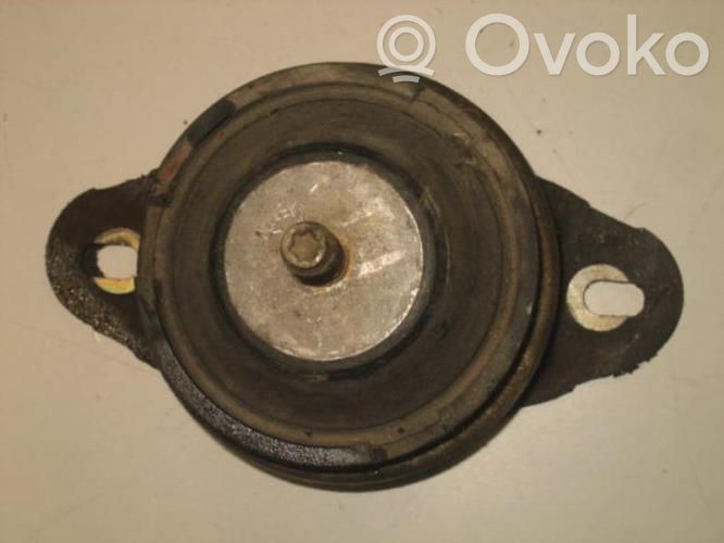 Peugeot 807 Engine mounting bracket 