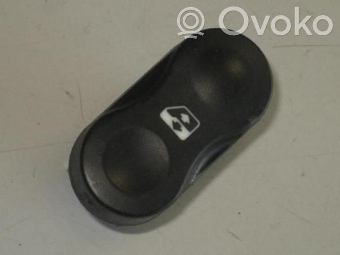 Dacia Sandero Front door sensor 