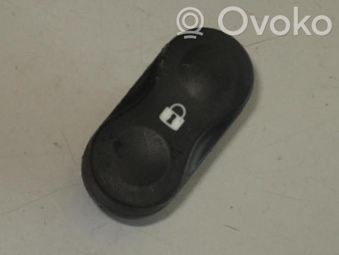 Dacia Sandero Side middle window/glass 