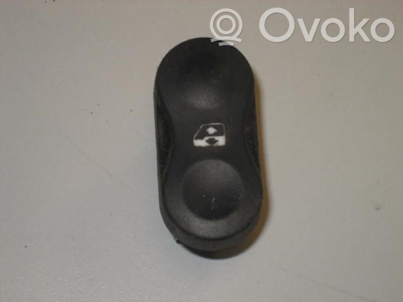 Sensor de la puerta delantera   8200602227