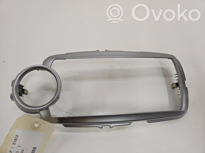 Toyota Yaris Radio/GPS head unit trim 