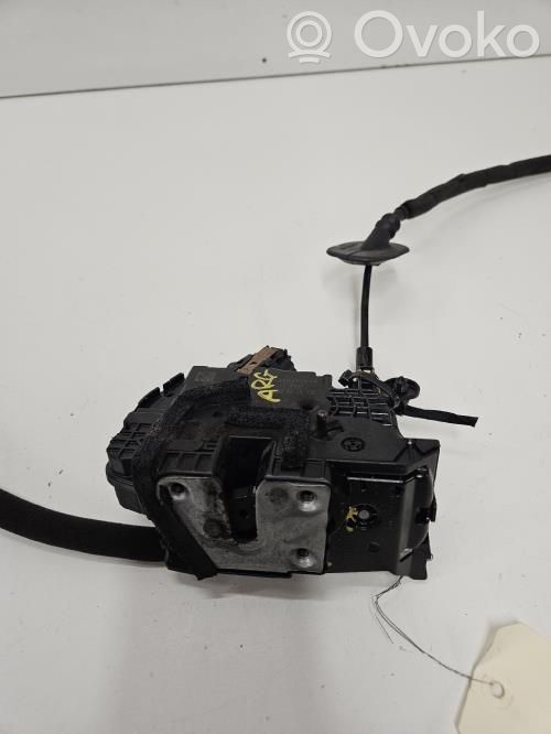 Renault Clio IV Rear door lock 