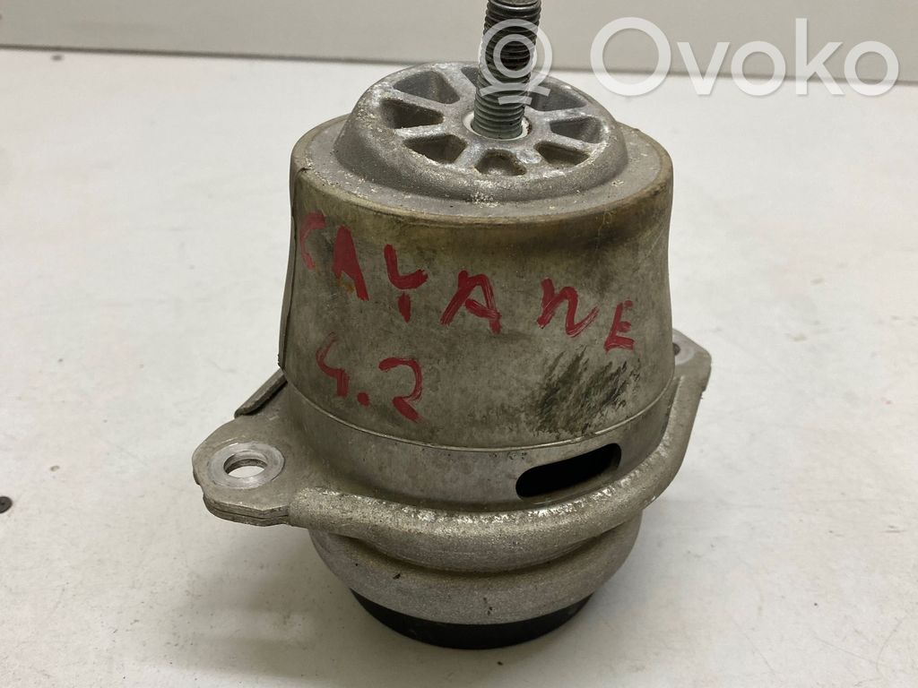 Porsche Cayenne (92A) Engine mount bracket 