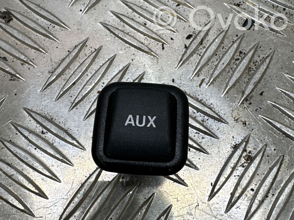 Audi A4 S4 B8 8K AUX in-socket connector 