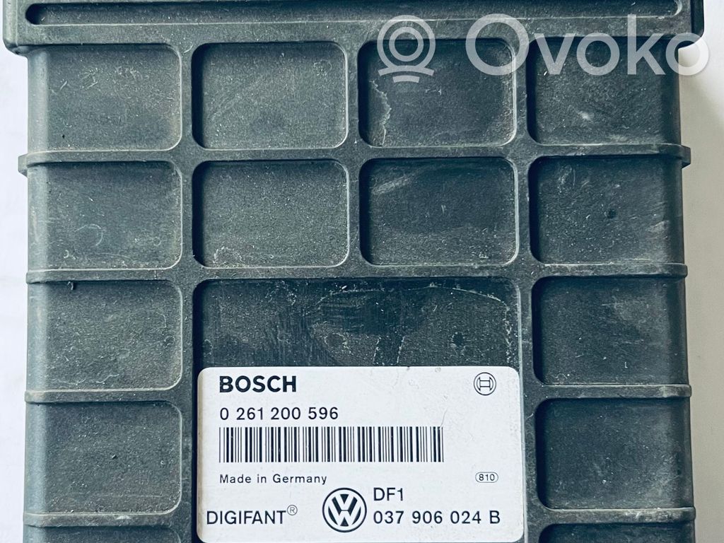 Volkswagen Golf III Engine control unit/module 