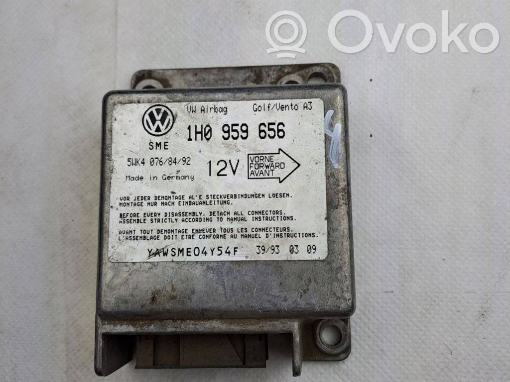 Volkswagen Golf III Airbag control unit/module 