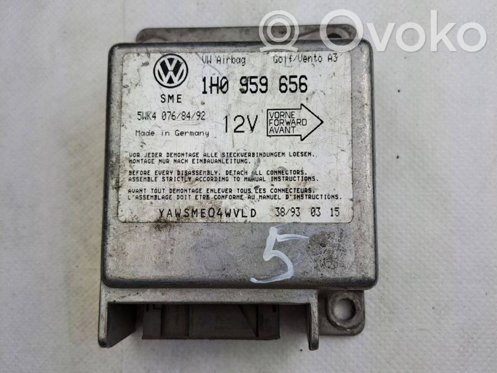 Volkswagen Golf III Airbag control unit/module 