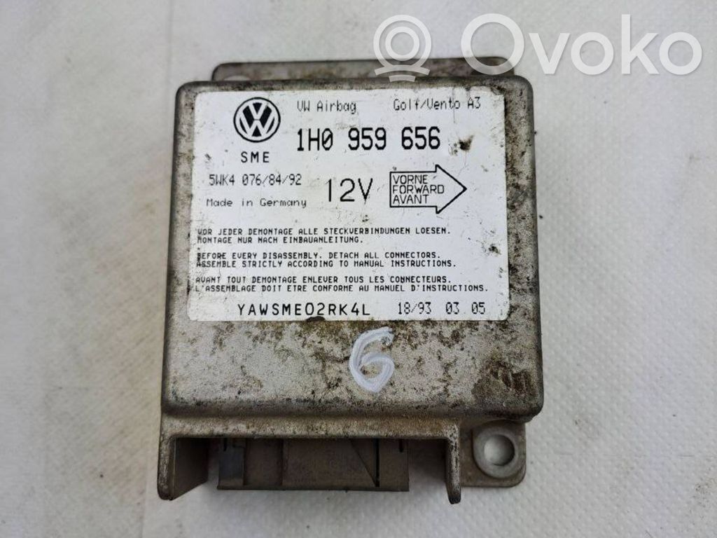 Volkswagen Golf III Airbag control unit/module 