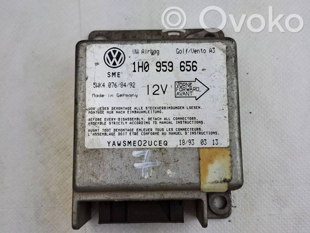 Volkswagen Golf III Airbag control unit/module 