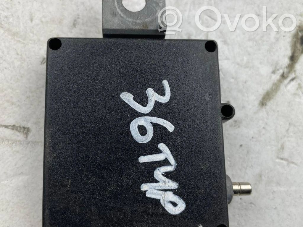 BMW 3 E36 Antenos stiprintuvas 