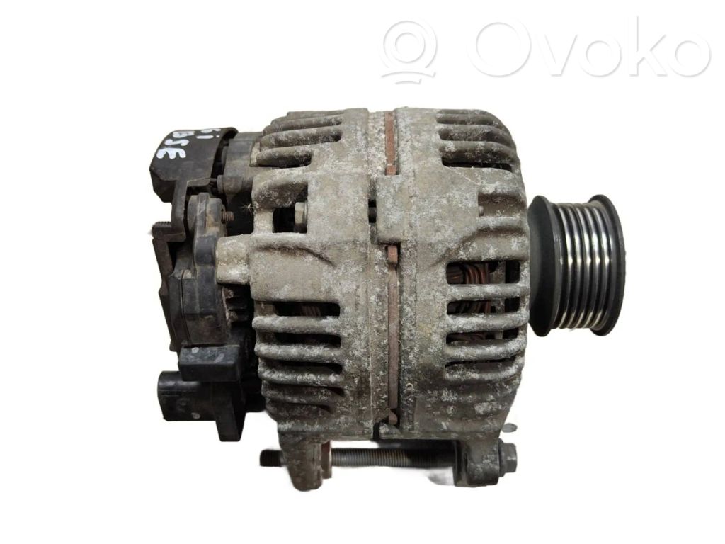Volkswagen PASSAT B6 Alternator 