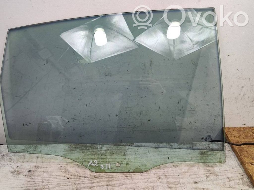 Audi A2 aizmugurējo durvju stikls 