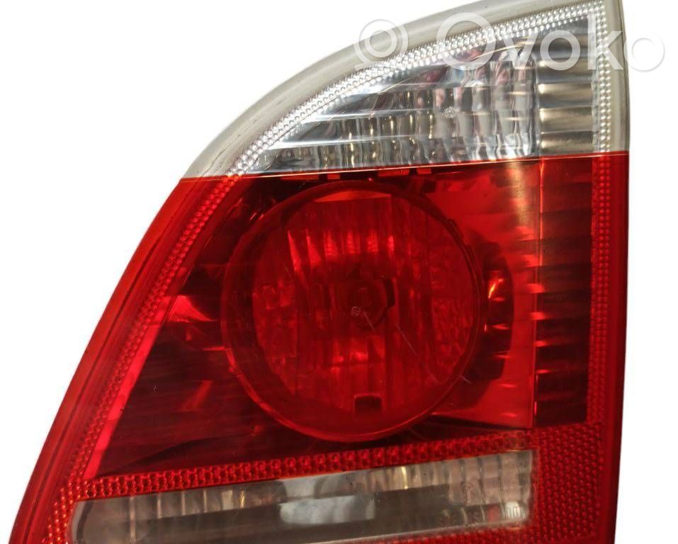 BMW 5 E60 E61 Aizmugurējais lukturis pārsegā 