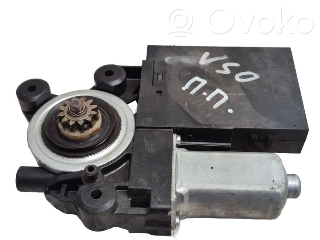 Volvo V50 Silnik regulatora szyby drzwi przednich 