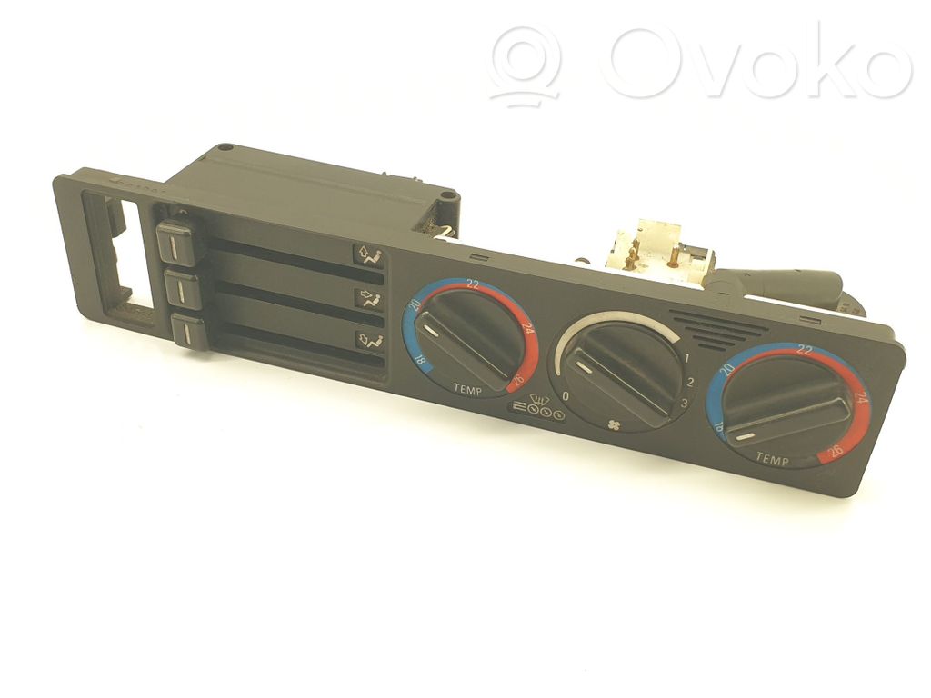 BMW 5 E34 Climate control unit 