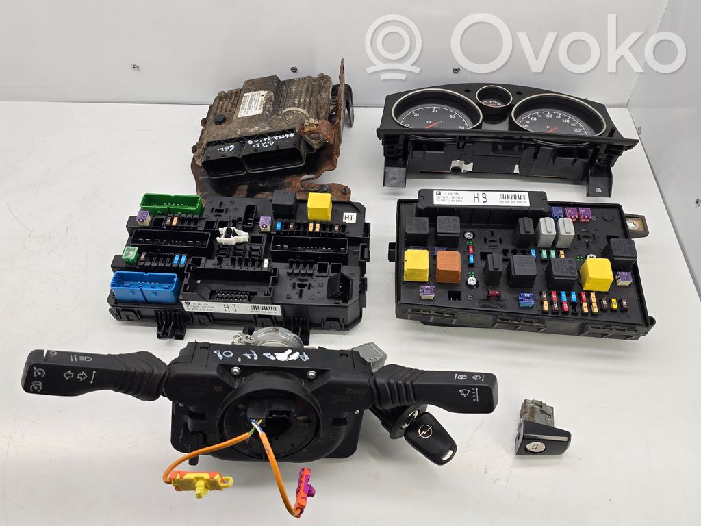 Opel Astra H Engine ECU kit and lock set 