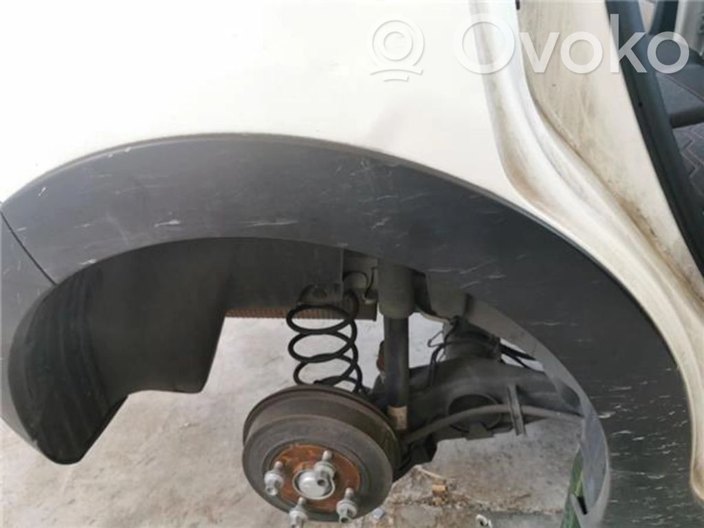 Moldura de la aleta trasera