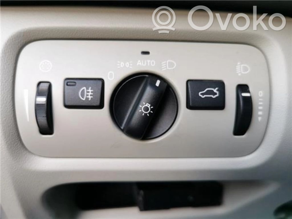 Light switch