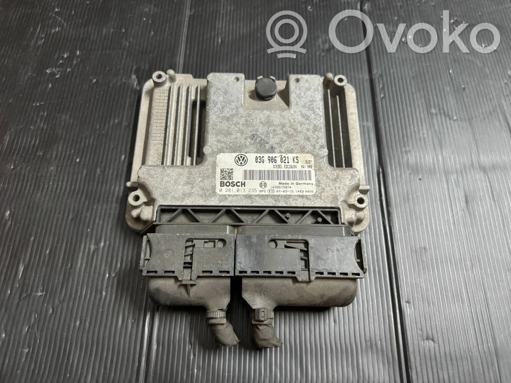 Volkswagen Golf V Engine control unit/module 
