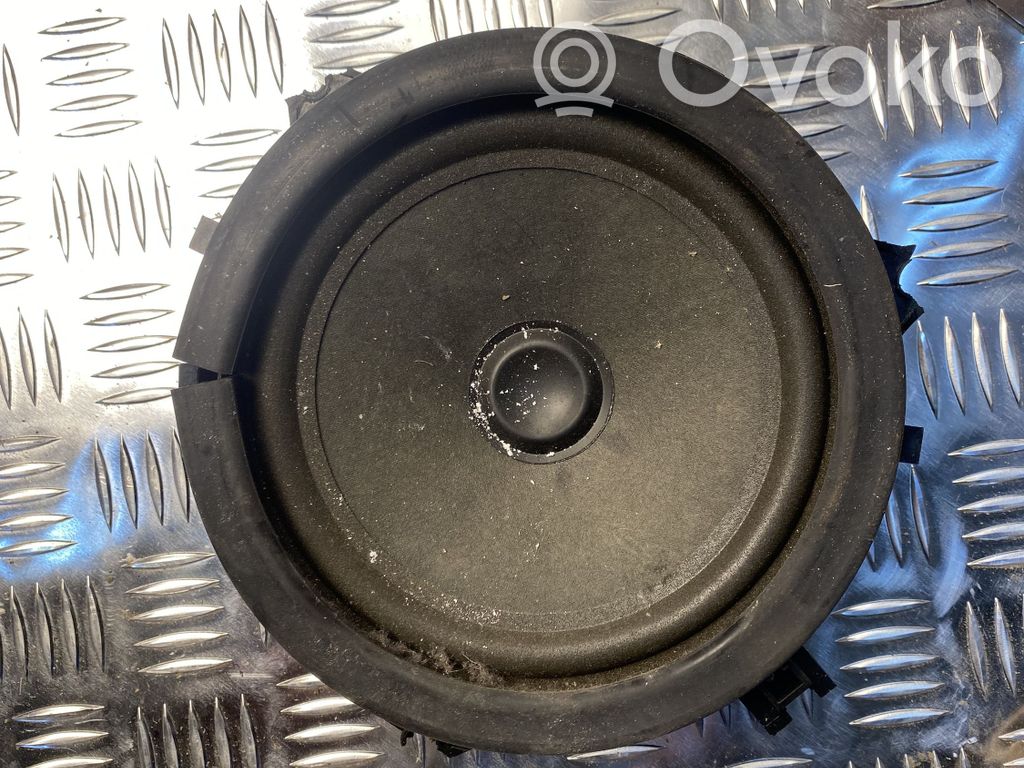 Volvo V70 Front door speaker 
