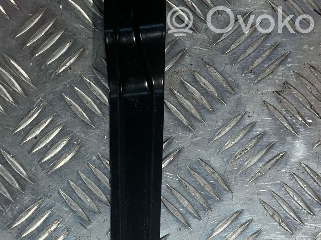 Volvo V70 Akumulatora stiprinājums 